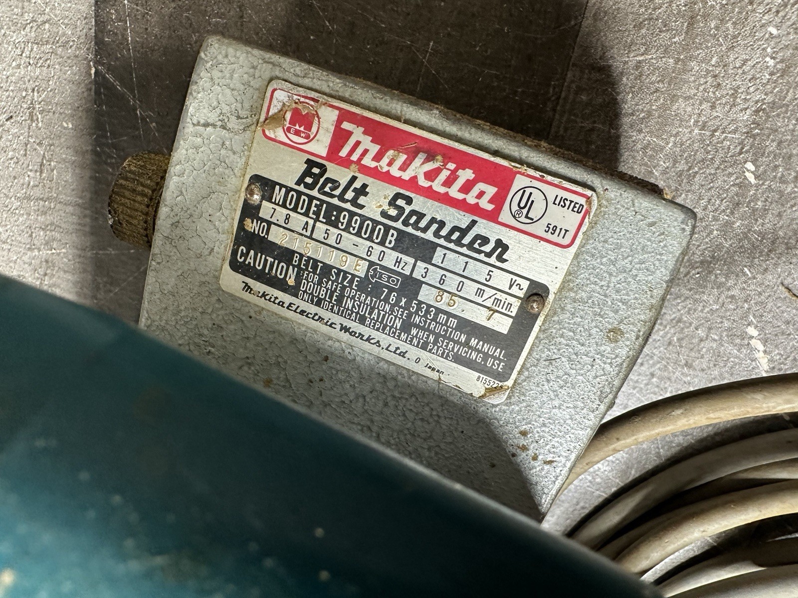 TESTED WORKING MAKITA 9900B 7.8A 3" X 21" BELT SANDER W/ VACUUM ATTACHMENT