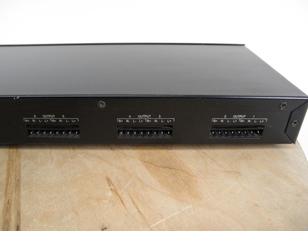 OSD Audio Dual Source Speaker Selector DSM8 8 Zone Room