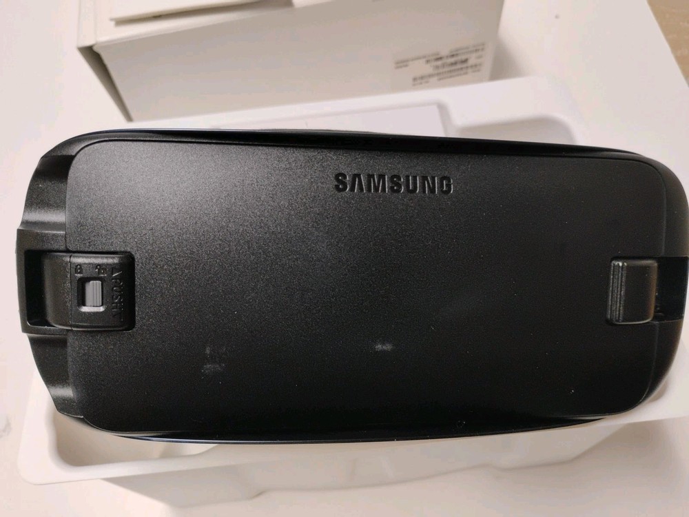 Samsung Gear VR Oculus Black Smartphone Virtual Reality Headset