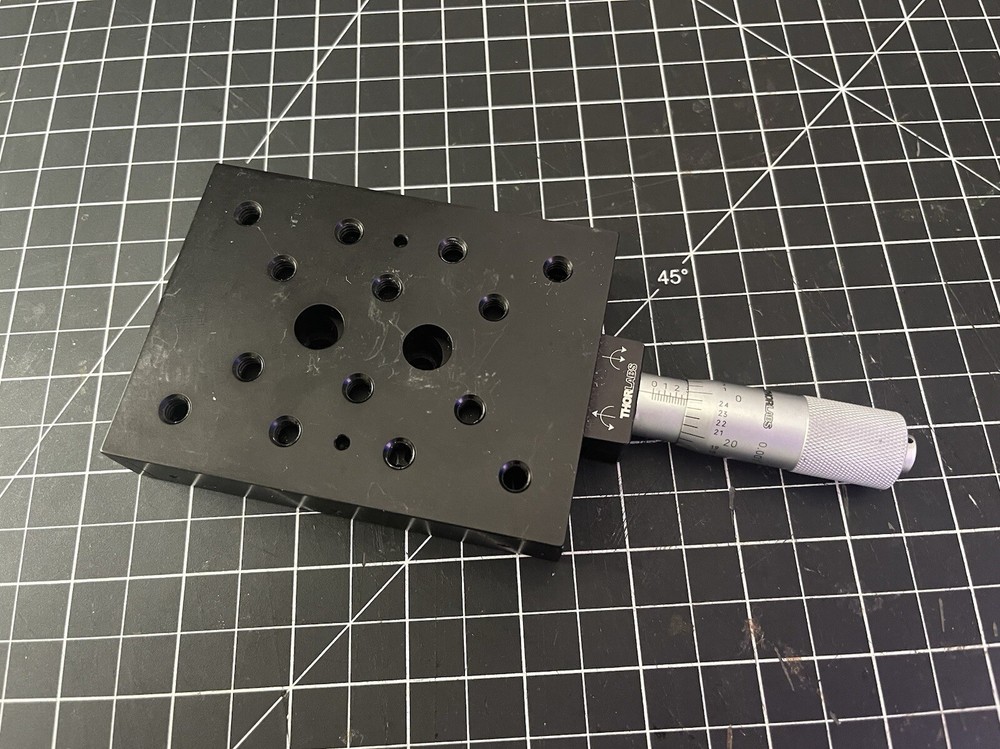 THORLABS PT1 - 1" TRANSLATION STAGE LINEAR MOTION AXIS & MICROMETER