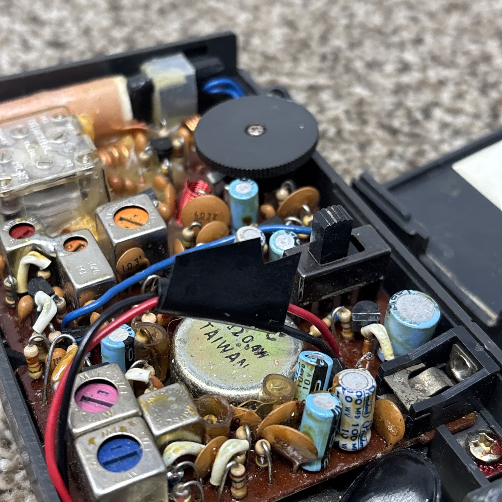 Vintage Radio Shack Realistic 12-602 AM/FM Portable Pocket Radio WORKS