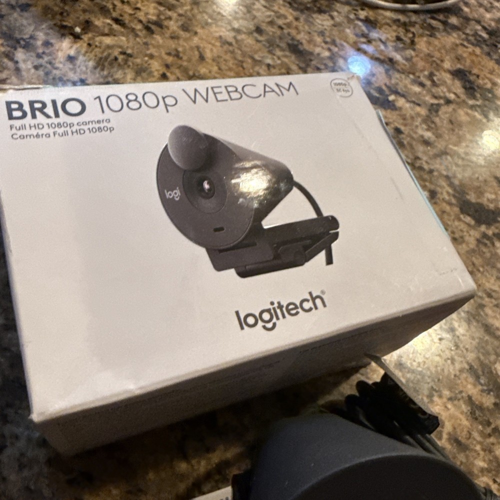 Logitech Brio 1080p Webcam - Auto Light Correction Privacy Shutter with