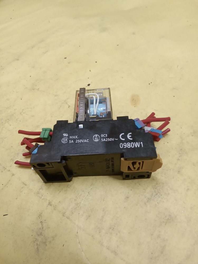 Omron Relay MY4 W/0980W1 Socket Base