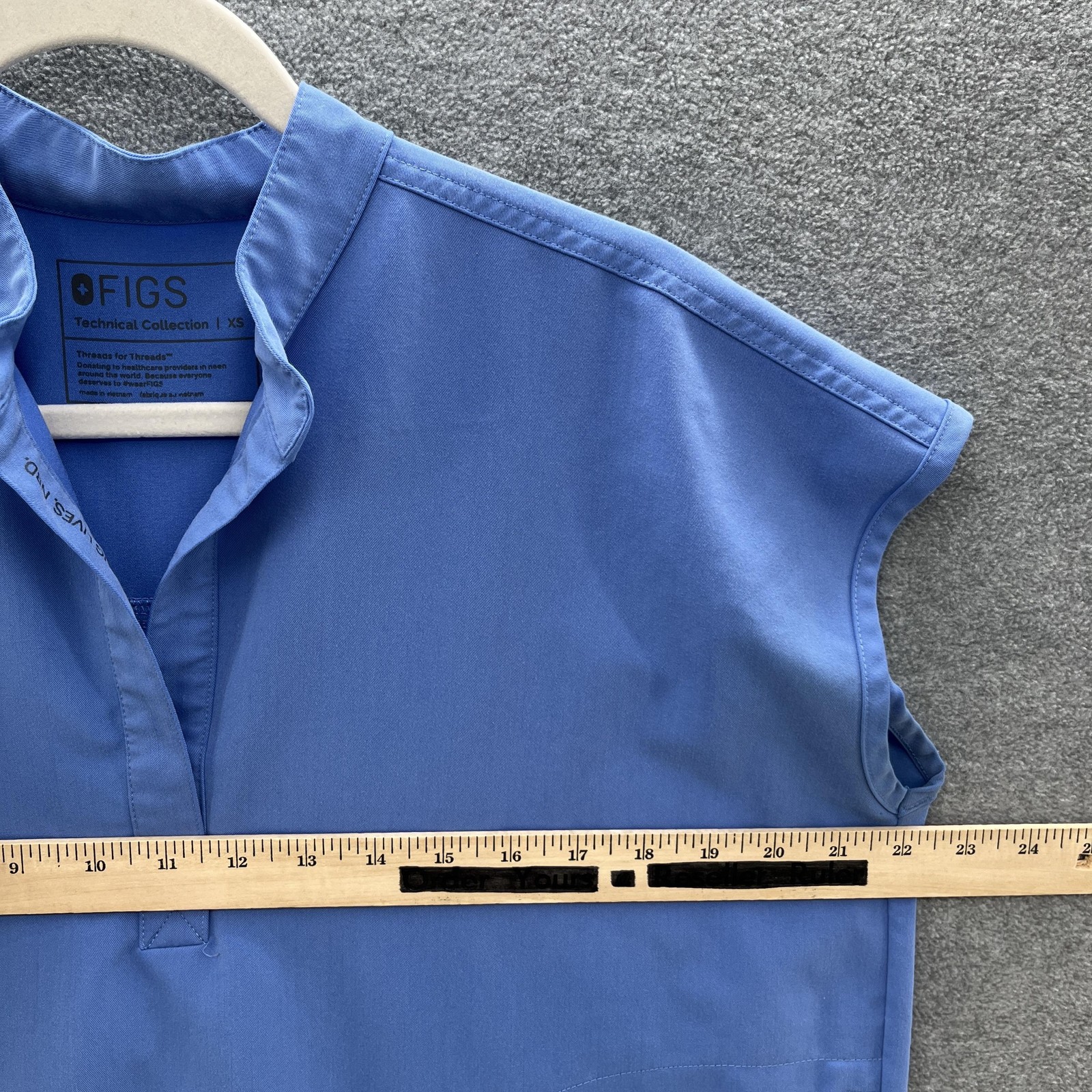 FIGS Shirt Womens XS Blue Rafaela Short Sleeve Relaxed V Neck Scrub Tunic