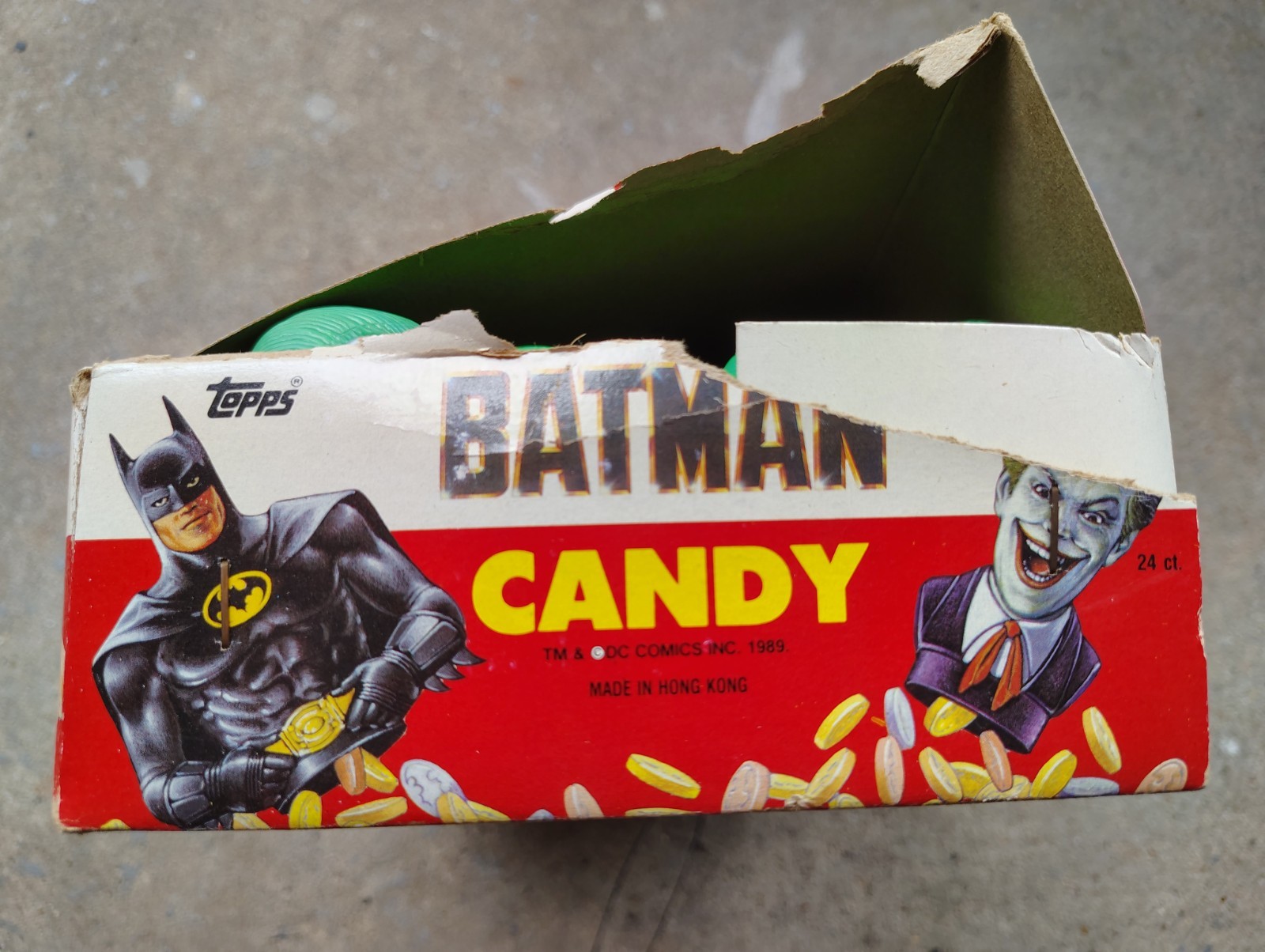 Vintage 1989 candy. Topps Batman Joker Plastic Figures open box w/ 24 packs