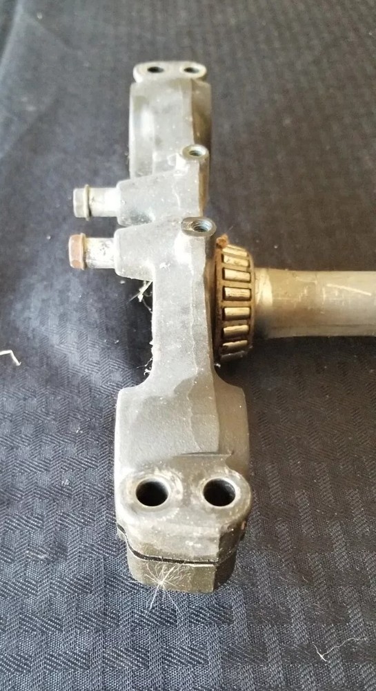 1982 Kawasaki GPZ550 Triple Tree Lower ♻️