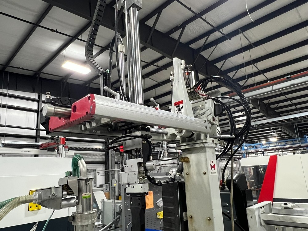 Used Sepro SR-55 SP Sprue Picker Robot