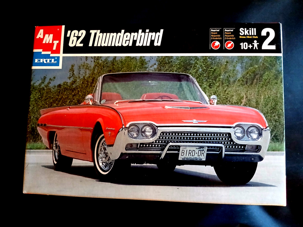 Model Kit 1962 Ford Thunderbird AMT Classics 1:25