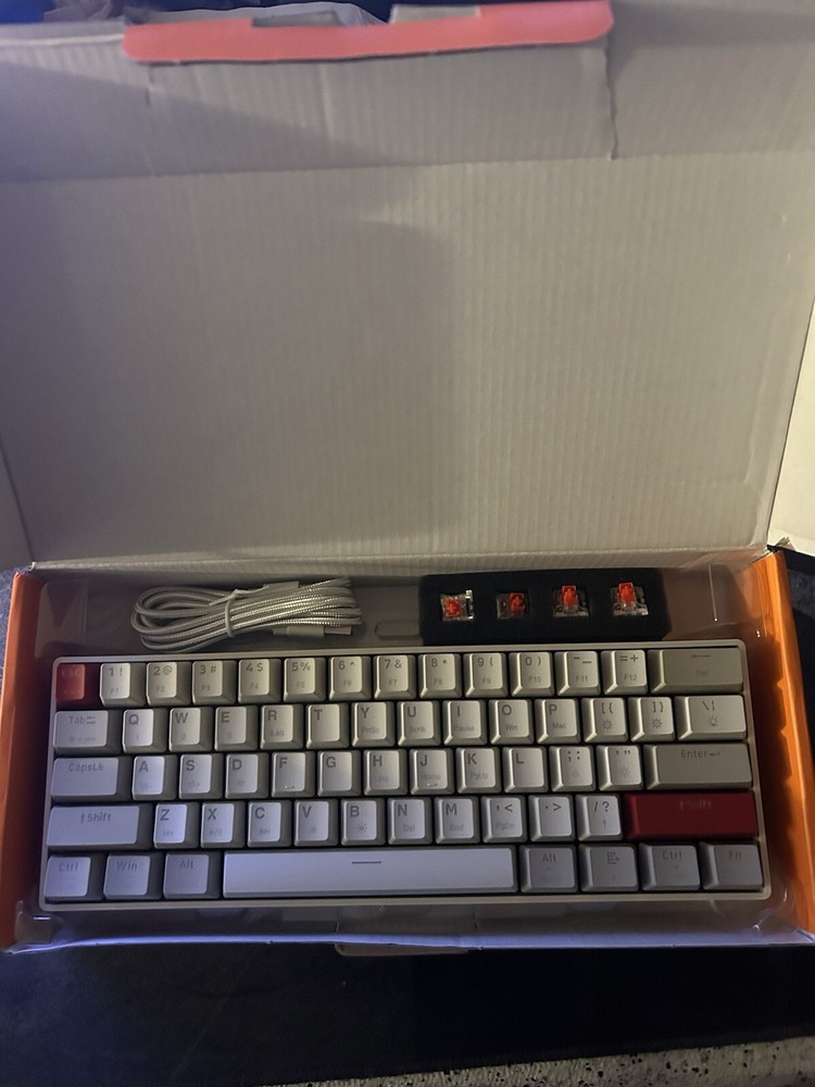 Newmen 610 Mechanical Keyboard