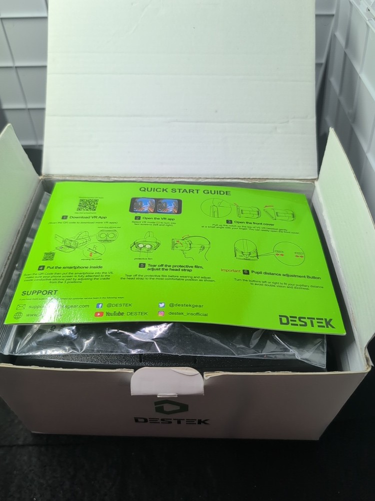 Destek V5 Virtual Reality Headset With Bluetooth Remote Brand New