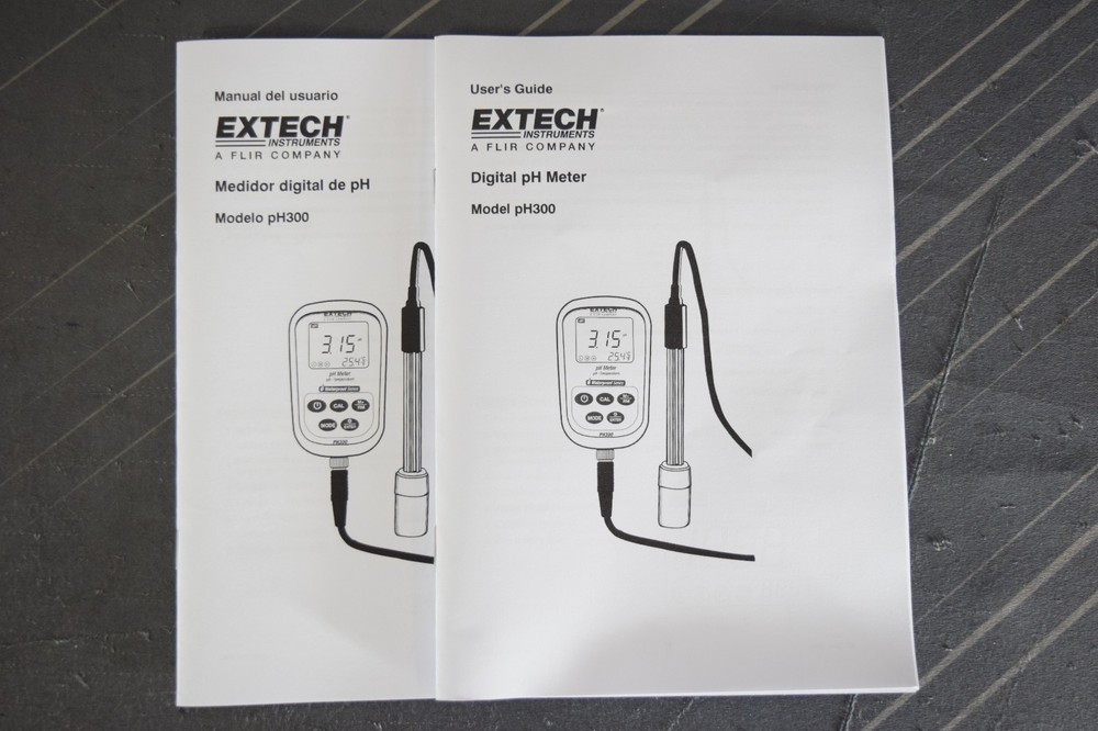 Extech Instruments PH300 Waterproof pH/mV/Temperature Meter Kit