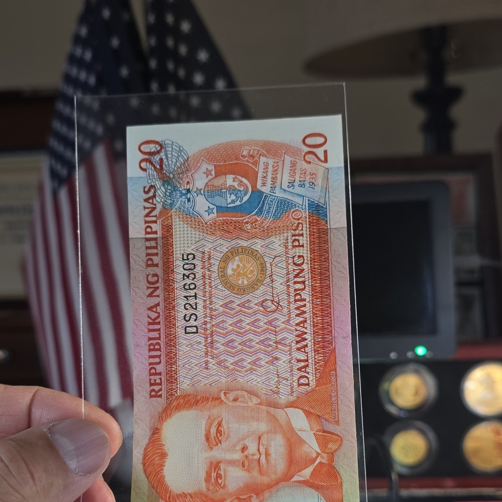 Philippines 20 Piso Banknotes DS216305 Ungraded Uncertified