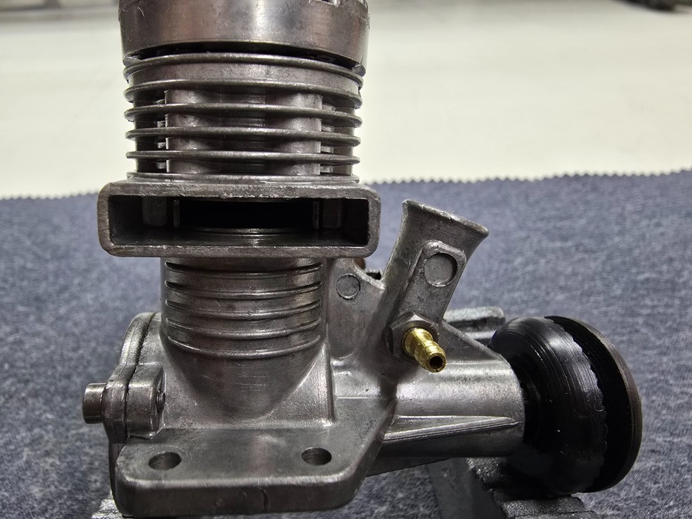 Fox 25 Stunt Control Line Model Airplane Engine w/Glow Plug
