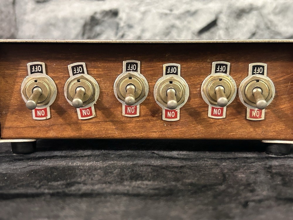 6 Switch Stereo Loop Lopping Box