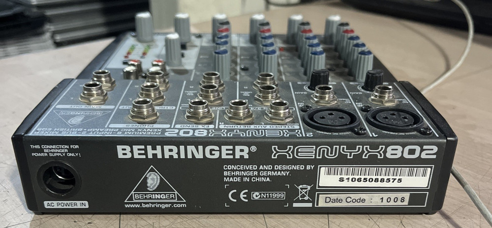 BEHRINGER XENYX 802 PREMIUM 8-INPUT 2-BUS MIXER