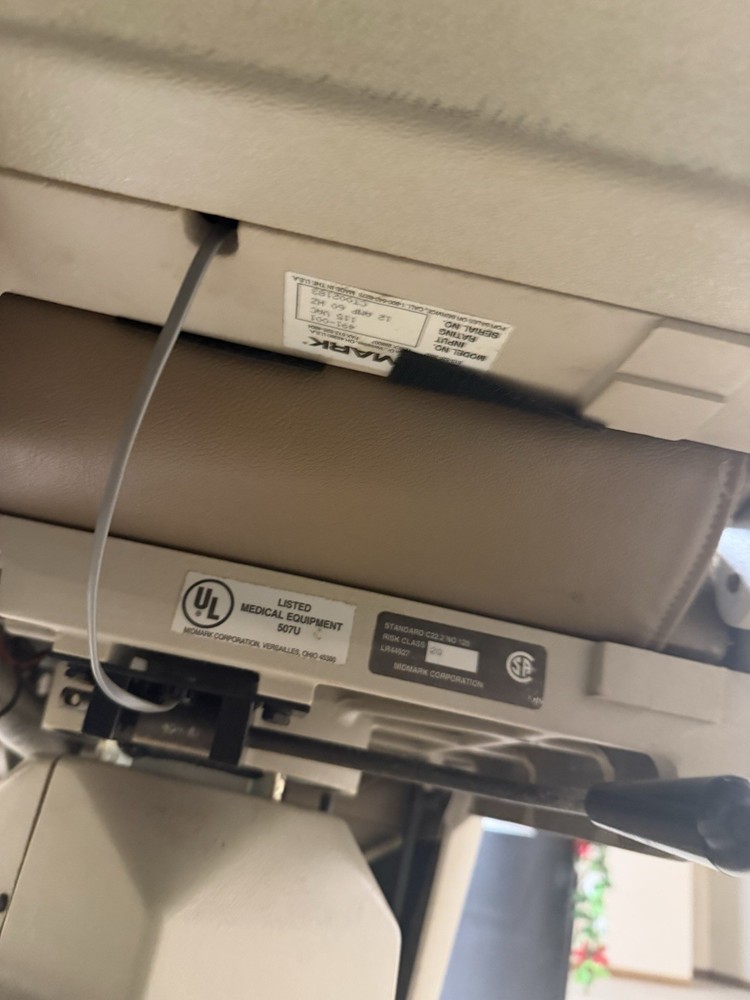 Midmark 491 Exam/procedure Chair