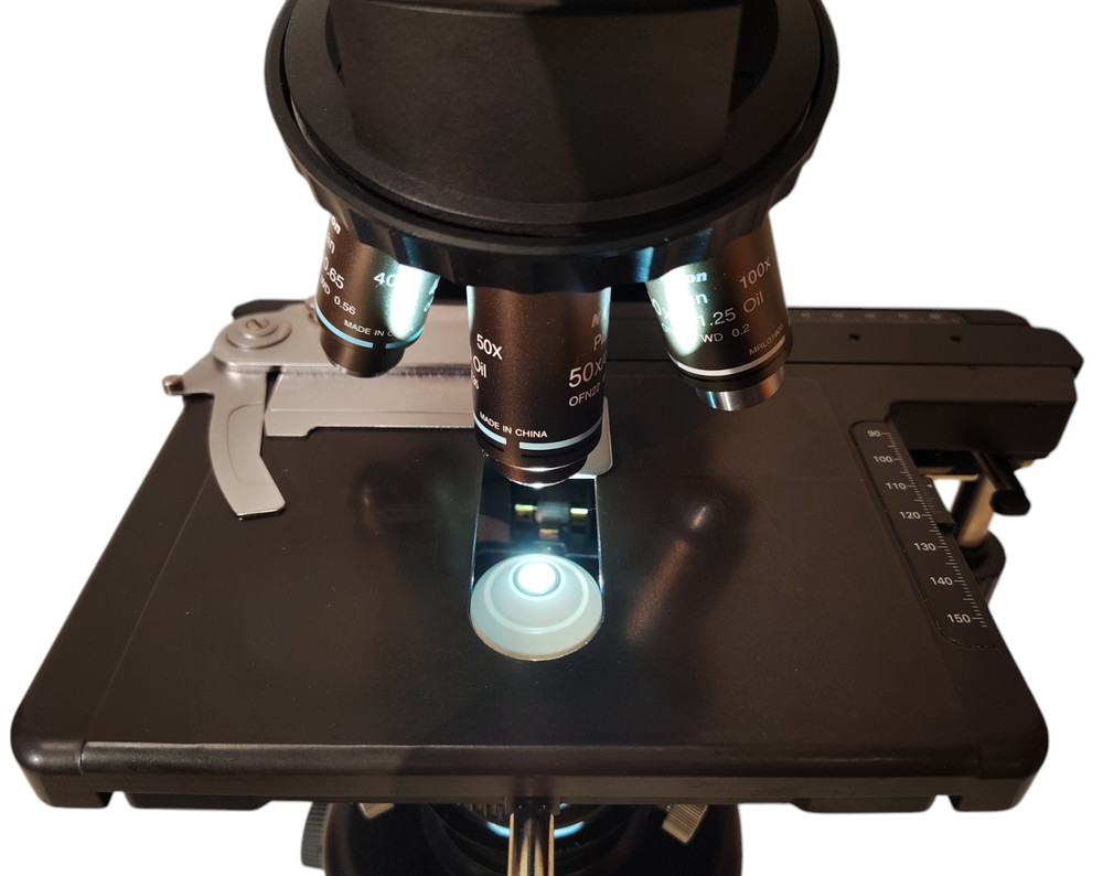 Nikon Eclipse Ci-L LED Microscope with 4 Objectives 100x, 50x, 40x, 10x