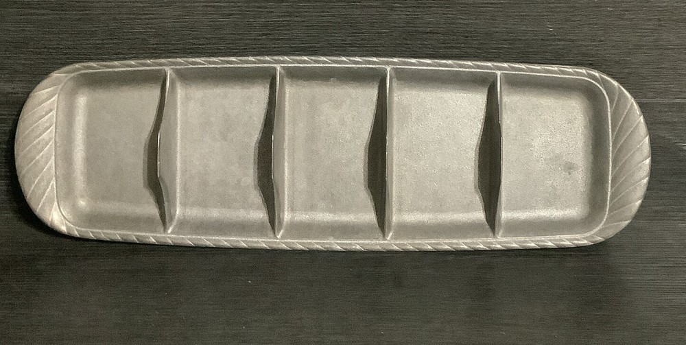 Wilton Armetale Gourmet Grillware Divided Vegetable Grilling Pan 19"
