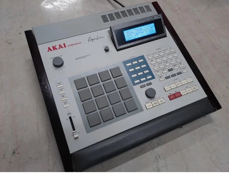 AKAI MPC60 mk1 Sequencer and Drum Sampler 200-20V