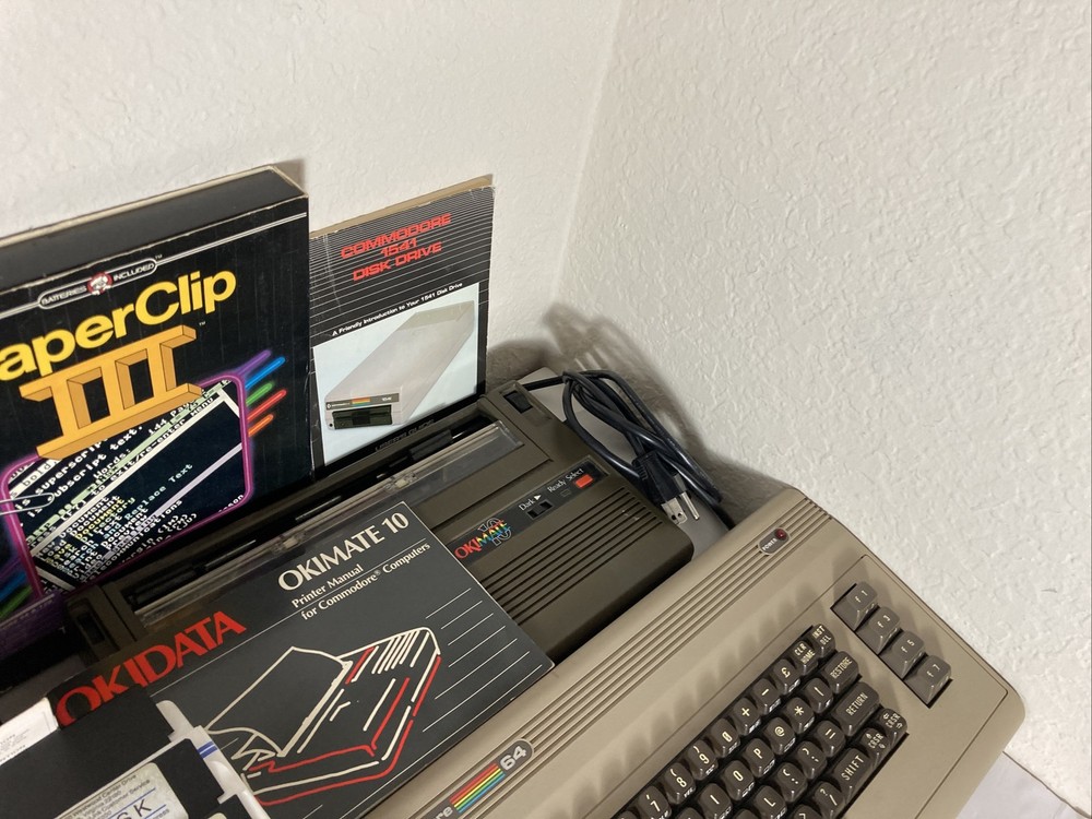 COMMODORE 64 COMPUTER PRINTER GAMES DISK DRIVE MANUALS CORDS SOFTWARE LOT READ