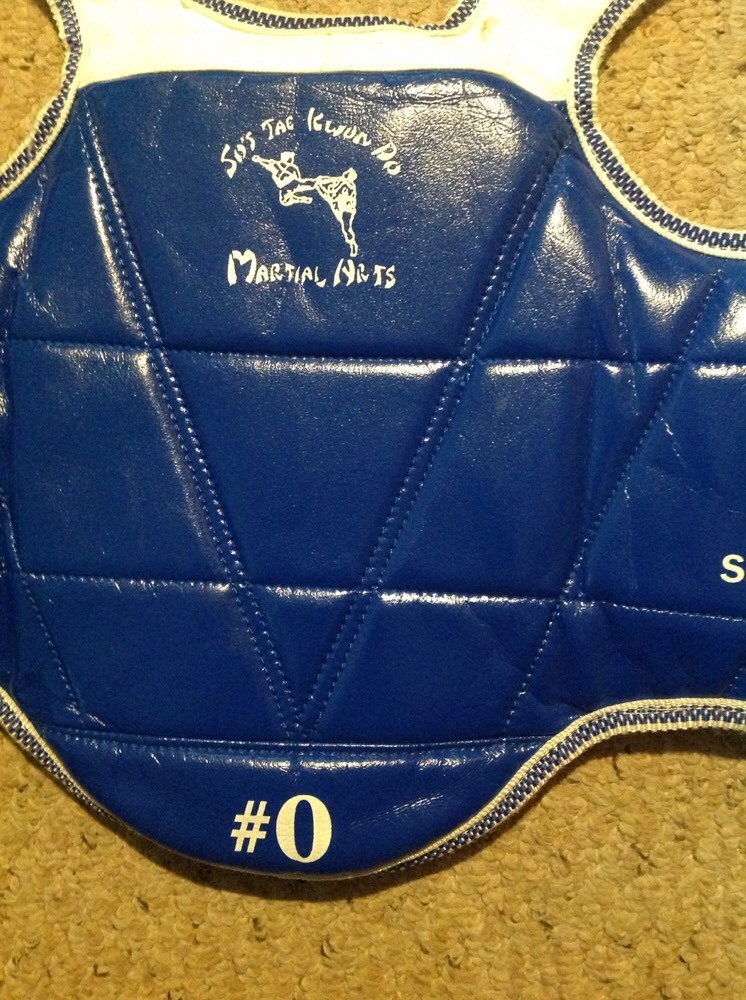 So's Tae Jw on Do Chest Protector, Reversible, Size CHM. SLIGHT USE.