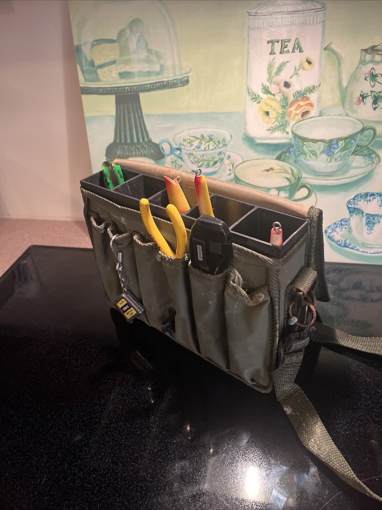 FISHING BELT LURE CASE