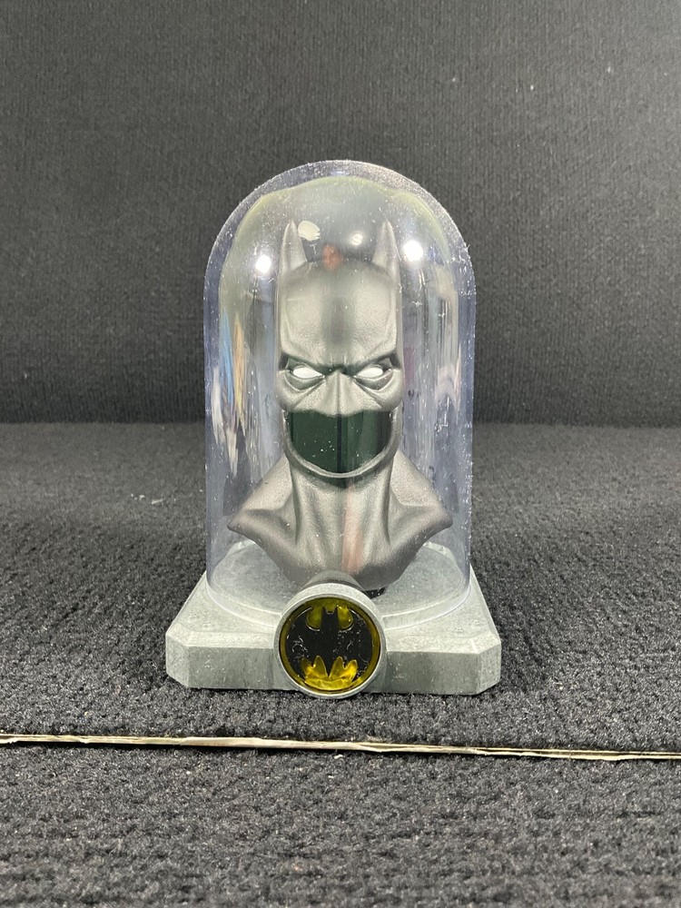 MINI LIGHT EYES BATMAN COWL IN DOME