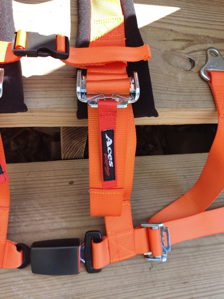 Aces 4 point harness e 4 certafied new open box