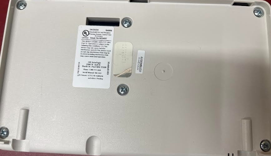 GE Interlogix SuperBus 2000 LCD Alphanumeric Touchpad model 60-803 Off white