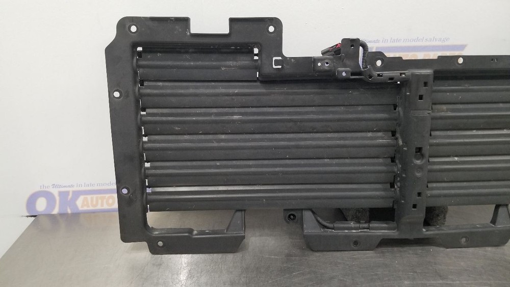 17 CHEVY TAHOE AIR SHUTTER ASSEMBLY