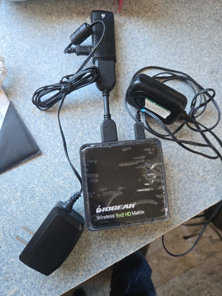 IOGear Wireless Transmitter & Receiver Kit with HDMI Connection. No Remote