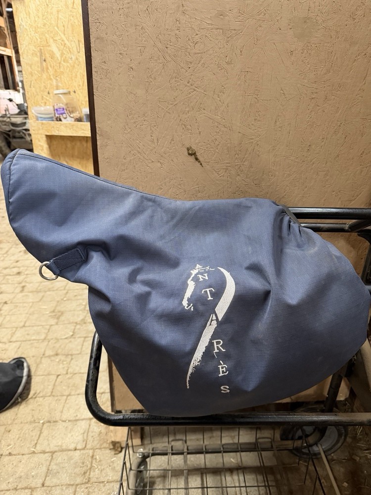 Antares Evolution Close Contact Jump Saddle 17" MW