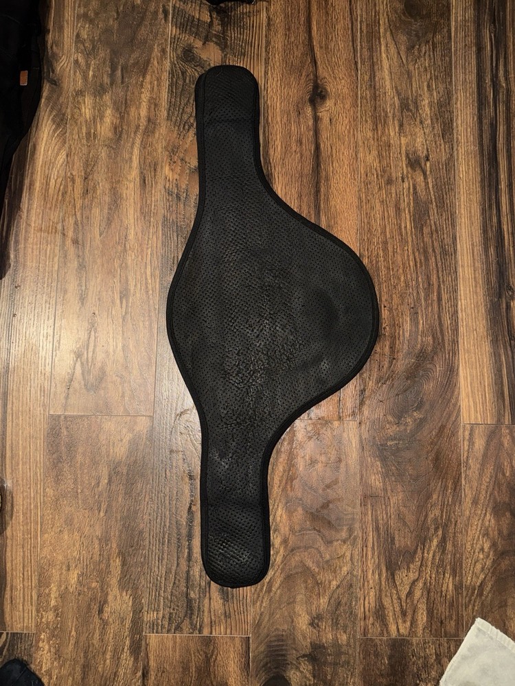 28” Black Majyk Equipe Stud Girth