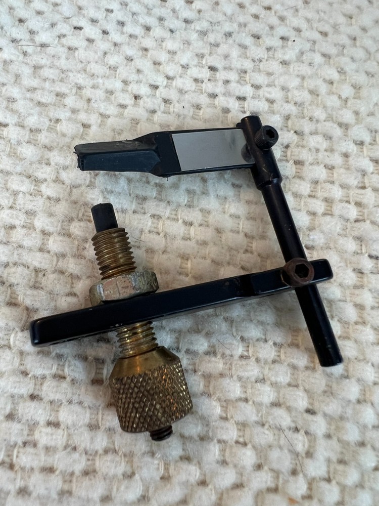 Archery Flipper Plunger Rest