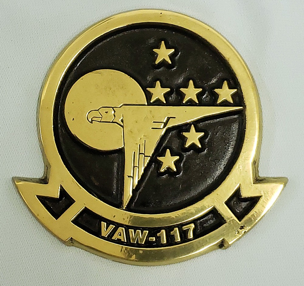 SOLID BRASS US NAVY WALLBANGERS VAW-117 SQUADRON CREST INSIGNIA PLAQUE