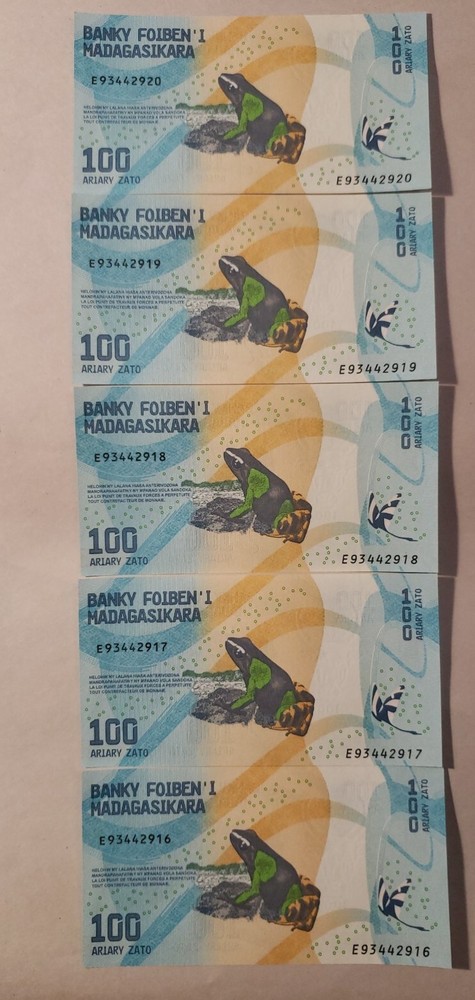 FIVE Notes, Madagascar 100 Ariary, 2017, P-97, UNC IT.#E-7