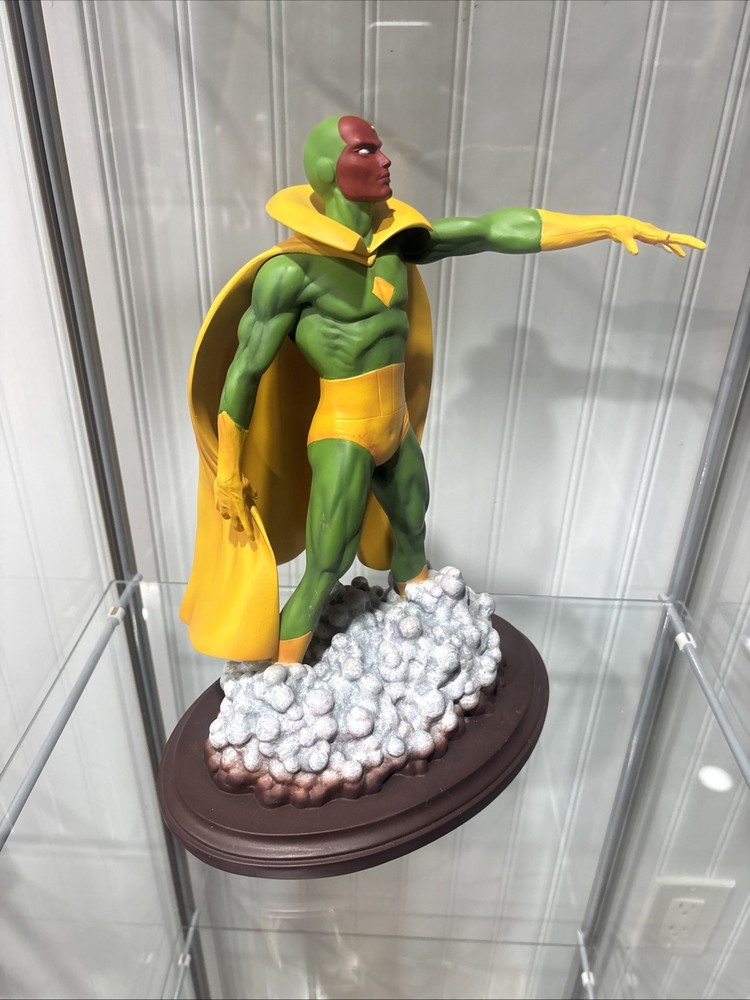 DIAMOND MARVEL PREMIER COLLECTION COMIC THE VISION STATUE - Read Description