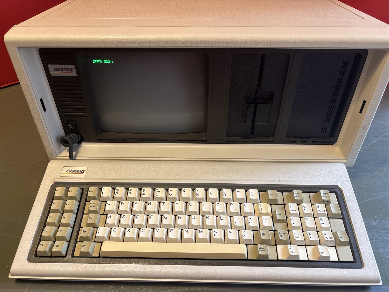 Vintage Compaq Portable Model 101709 Computer. Powers On. As Is.