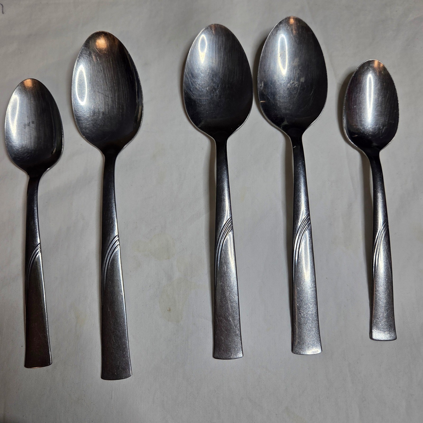 Oneida Oceanic Stainless Silverware 3 Lg 2 Sm Spoons Set Lot 5 Utensils Flatware