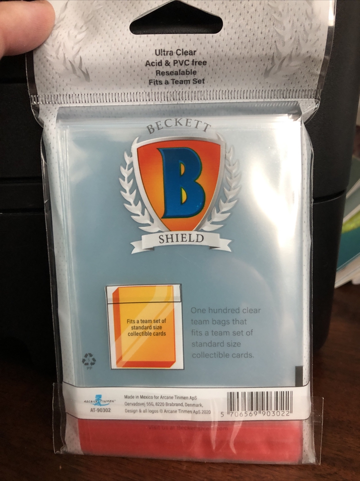 Beckett Shield Team Bags Resealable Sleeves 1 Pack of 100 Team Bags
