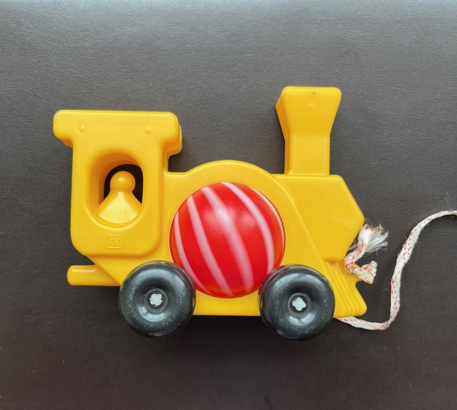 VTG 90s Pull String Train Toy Yellow Locomotive Engine 6 inch