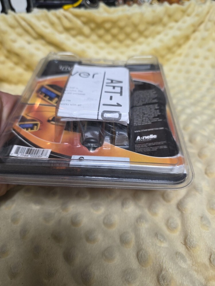Genuine Iriver Model Aft100 Mobile Fm Transmitter - Brand New Sealed