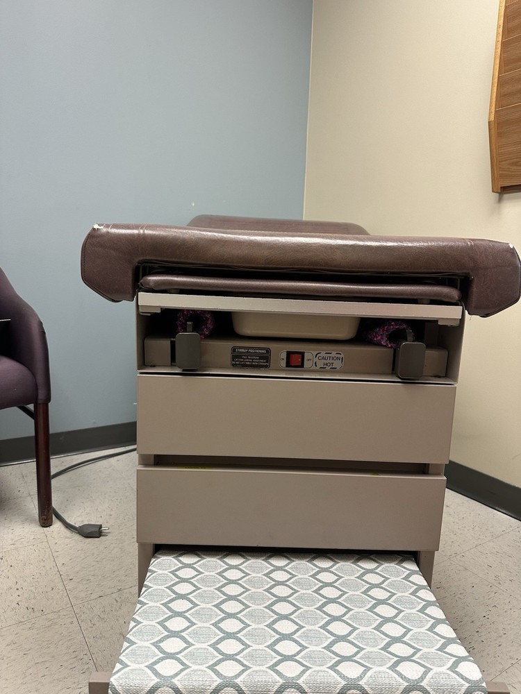 Midmark Ritter 104 Exam Table