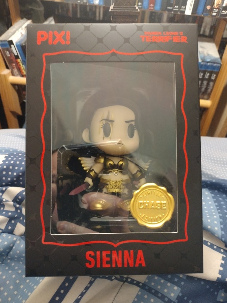 Thrilljoy Pix! Terrifier Sienna Chase W/Protector