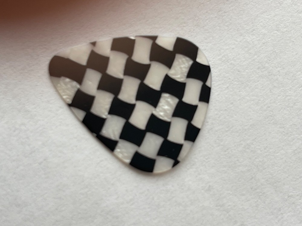 2-Sided Guitar Pick - "AMOEBA MUSIC" - Checkered