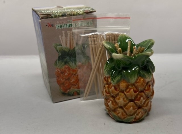 Pinneaple Ceramic Toothpick Holder