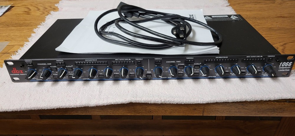 DBX 1066 Dual Compressor Gate Limiter (C)