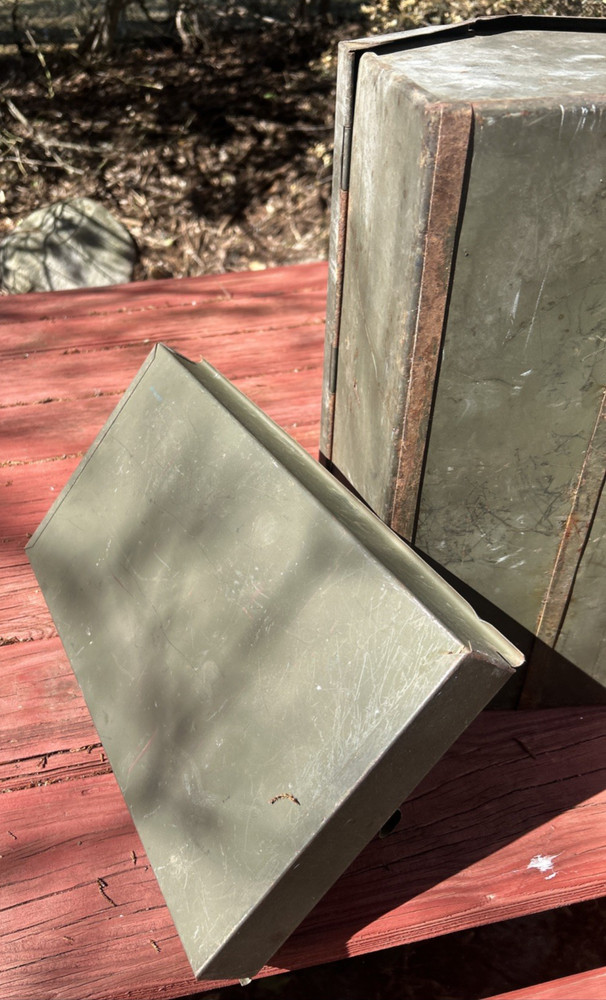 Vintage MILITARY TOOL Box ????