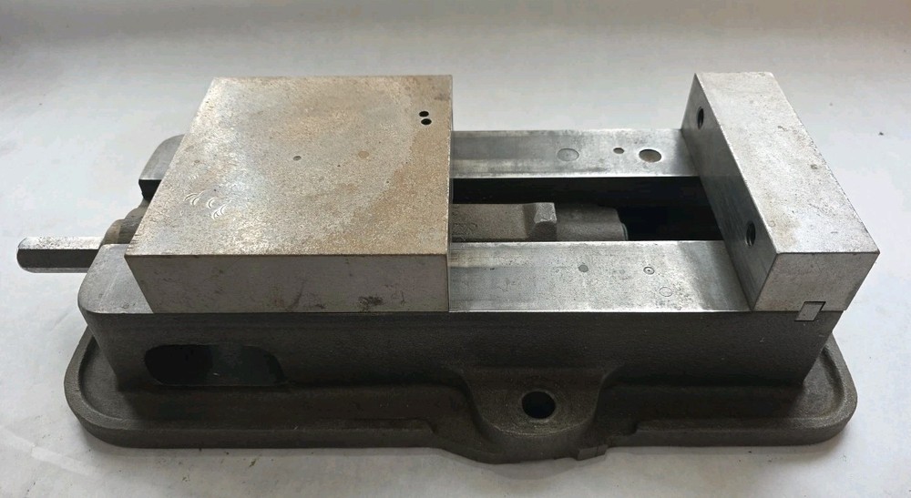 Kurt Anglock 6" Milling Vise D60-1