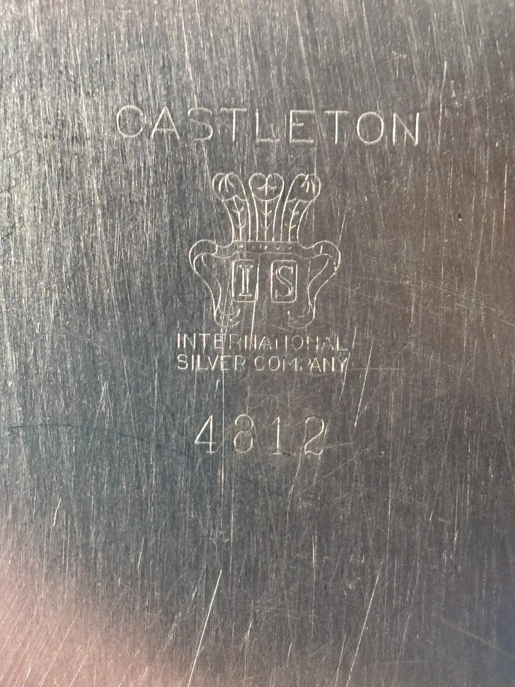 Castleton International Silver Co Vegetable Server with Lid 4812 Gadroon Border